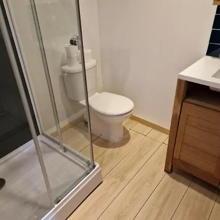 Avec Piscine Et Dépendance Nîmes